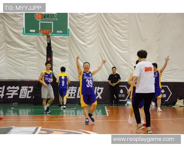 成都篮球队在奥运会上的精彩配合与团队精神展现分析